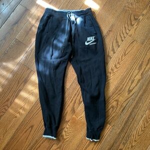 nike sweatpants joggers